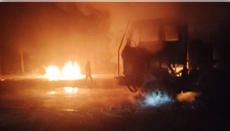 रांची में कोयला ट्रांसपोर्टिंग में लगे तीन वाहनों में लगाई आग, तीन महीने में ऐसी सात वारदात 