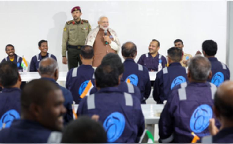 पीएम मोदी ने कुवैत में गल्फ स्पिक लेबर कैंप का किया दौरा, भारतीय श्रमिकों से की बातचीत