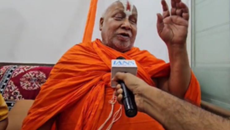 संभल में मंदिर होने के प्रमाण मिले, हम इसे लेकर रहेंगे : स्वामी रामभद्राचार्य महाराज 