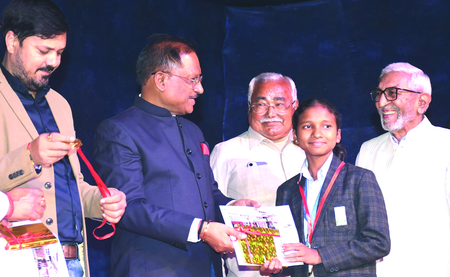 केव्हीए में प्राप्त होने वाली शिक्षा का लाभ उठाएं और बच्चों के भविष्य का नवनिर्माण करें-साय केव्हीए में प्राप्त होने वाली शिक्षा का लाभ उठाएं और बच्चों के भविष्य का नवनिर्माण करें-साय