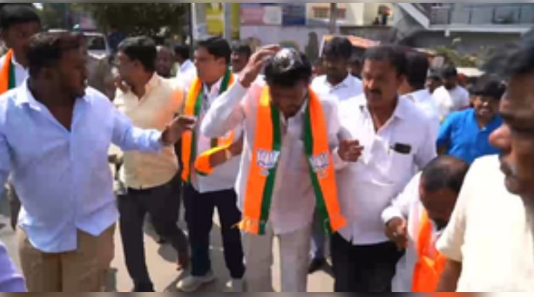 भाजपा विधायक और फिल्म निर्माता मुनिरत्ना पर अंडे फेंकने का मामला, एफआईआर दर्ज 