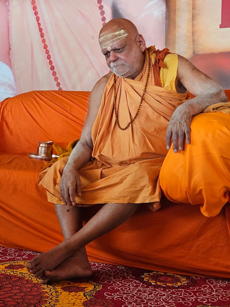 12 महीने बोलना है, इसलिए डॉ. भागवत कुछ भी बोल देते हैं- शंकराचार्य निश्चलानंद 12 महीने बोलना है, इसलिए डॉ. भागवत कुछ भी बोल देते हैं- शंकराचार्य निश्चलानंद