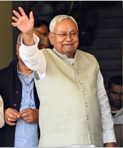 साल 2024 : नीतीश की 'पलटी' और  नए लोगों के 'आगाज' से बदलती रही बिहार की सियासी चाल