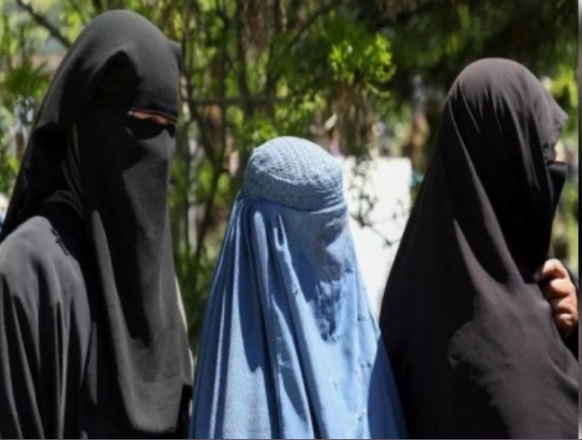 महिलाओं को देखने से..., तालिबान ने अब खिड़कियों पर लगाया प्रतिबंध