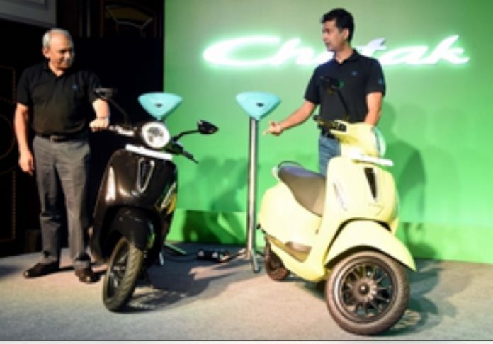 ओला इलेक्ट्रिक को पछाड़ बजाज ऑटो बनी नंबर 1 ईवी दोपहिया कंपनी 