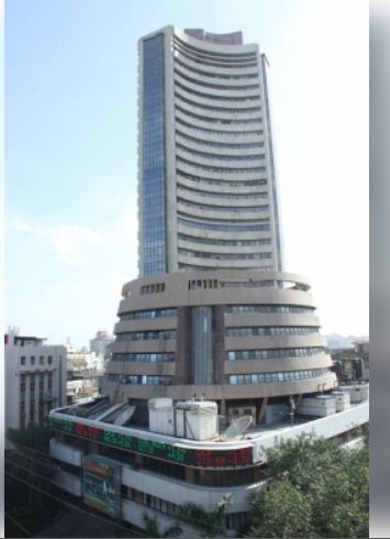 भारतीय शेयर बाजार 2025 के पहले दिन सकारात्मक रुख के साथ हुआ बंद