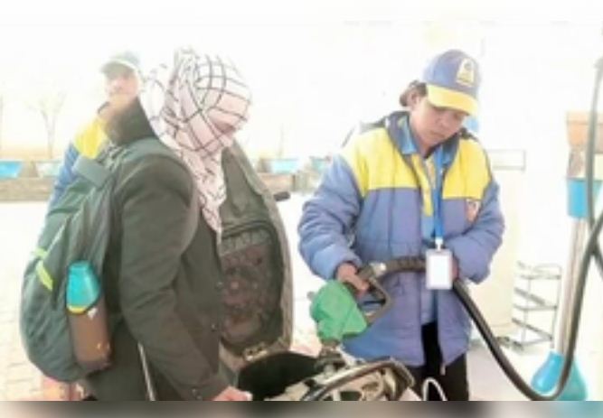 ग्वालियर में नई पहल, 'शक्ति दीदी' के हाथ में पेट्रोल भरने की जिम्मेदारी