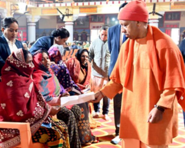 जनता की समस्याओं पर तत्काल हो कार्रवाई : सीएम योगी 