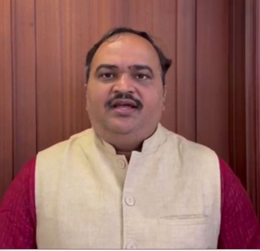 नितिन गडकरी के बयान का शिवसेना यूबीटी नेता ने किया समर्थन 