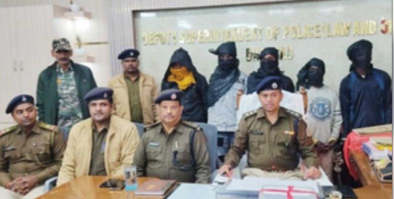 धनबाद और बोकारो में हथियारों के साथ नौ अपराधी गिरफ्तार, अंतरराज्यीय तस्कर भी शामिल