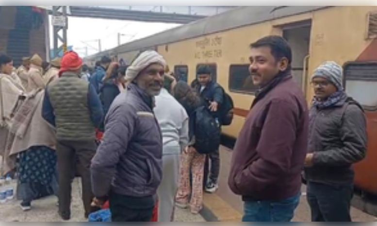 यूपी के चंदौली में टला बड़ा रेल हादसा, चेकिंग के दौरान टूटी मिली कोच की स्प्रिंग