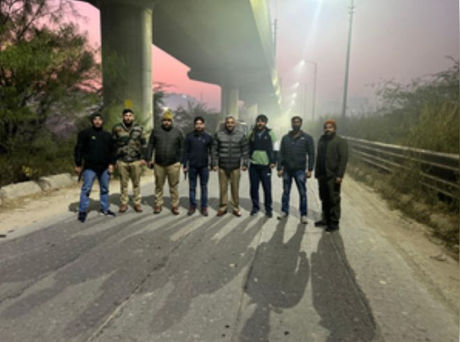 नोएडा : पुलिस ने मुठभेड़ में दो शातिर वाहन चोरों को किया गिरफ्तार