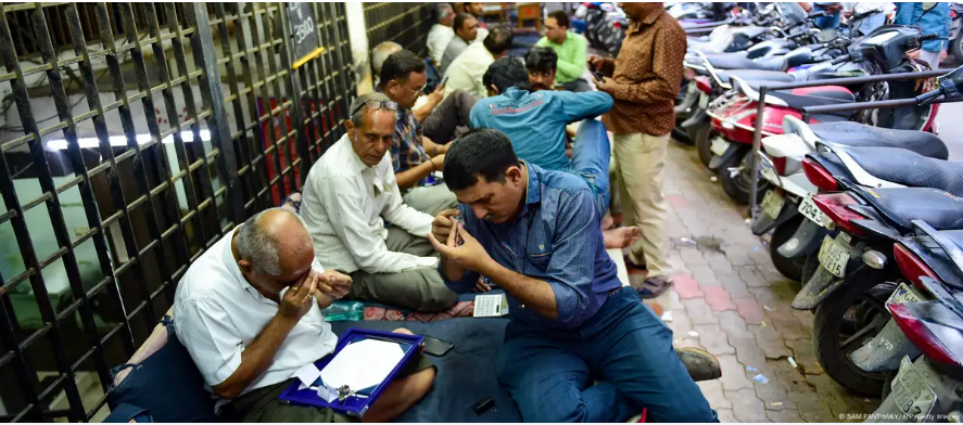 किसने धीमा किया भारत की विकास दर को