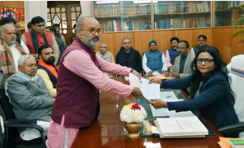 बिहार विधान परिषद की रिक्त सीट के लिए ललन प्रसाद ने नामांकन भरा, मुख्यमंत्री, उपमुख्यमंत्री रहे मौजूद 