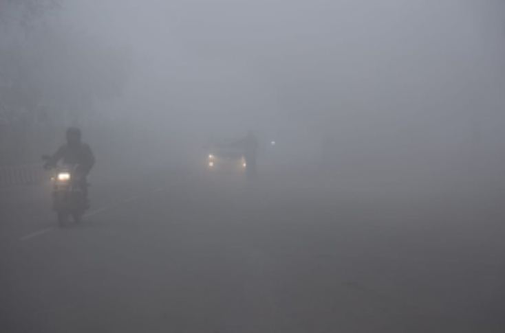 दिल्ली-एनसीआर में कोहरे का कहर, 7 उड़ानें रद्द 