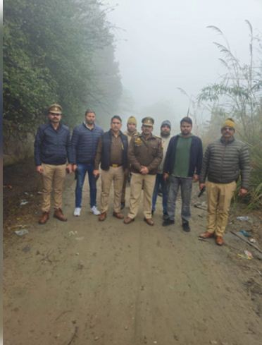 ग्रेटर नोएडा : पुलिस मुठभेड़ में दो शातिर बदमाश गोली लगने के बाद गिरफ्तार 