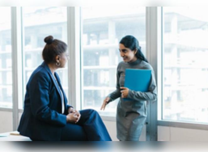 पुरुष कर्मचारियों की तुलना में अपने कौशल को लेकर भारतीय महिलाएं अधिक 'कॉन्फिडेंट' : रिपोर्ट 