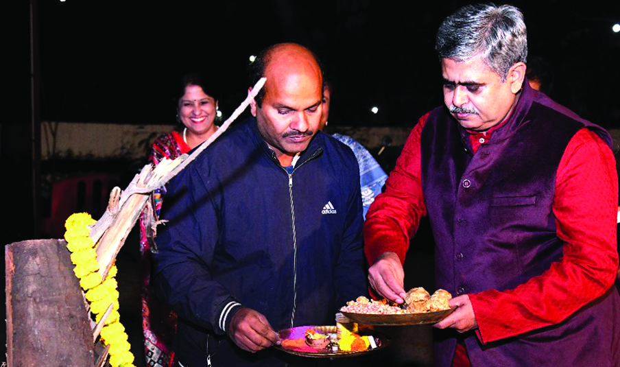 बालकोनगर टाउनशिप एवं समुदाय में लोहड़ी, मकर संक्रांति और मंडला पूजा उत्साह के साथ बालकोनगर टाउनशिप एवं समुदाय में लोहड़ी, मकर संक्रांति और मंडला पूजा उत्साह के साथ