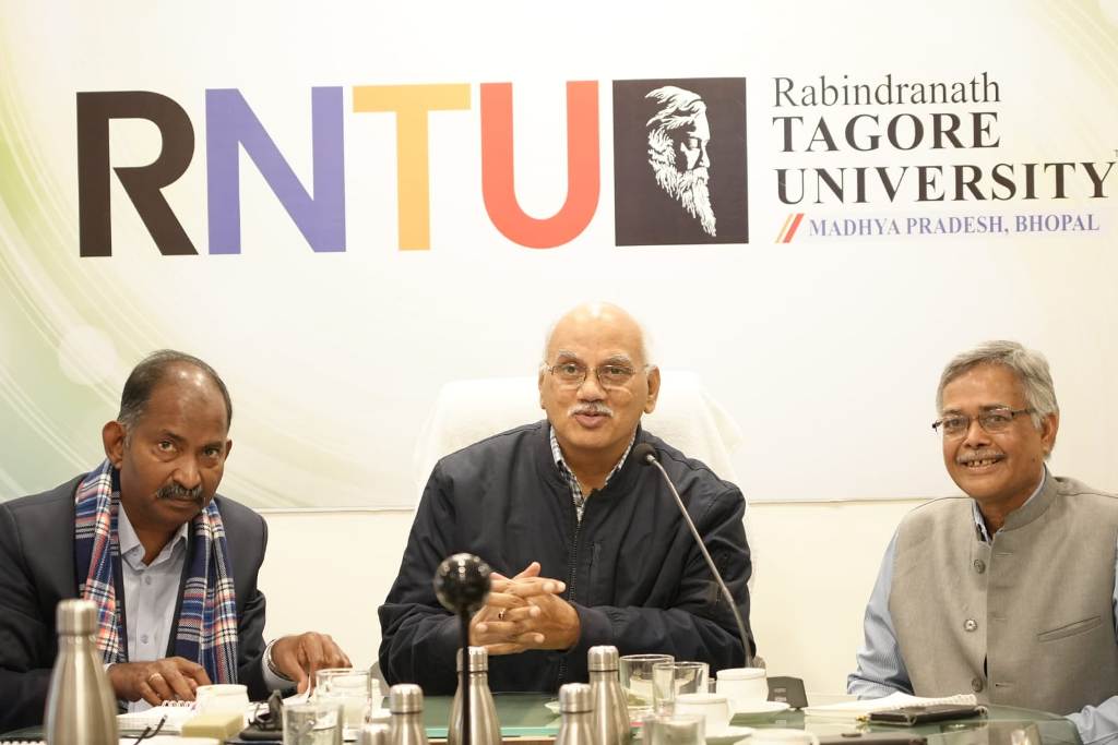 'विश्व रंग' अंतरराष्ट्रीय हिंदी ओलंपियाड-2025: 50 से अधिक देशों में होगा आयोजन 'विश्व रंग' अंतरराष्ट्रीय हिंदी ओलंपियाड-2025: 50 से अधिक देशों में होगा आयोजन