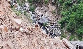 इंडोनेशिया के जावा द्वीप पर भूस्खलन और बाढ़ से 17 लोगों की मौत, आठ लापता