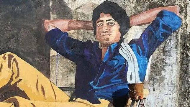 एंग्री यंग मैन जिसके पास सब कुछ था पर  माँ नहीं, कहानी एक ब्लॉकबस्टर की