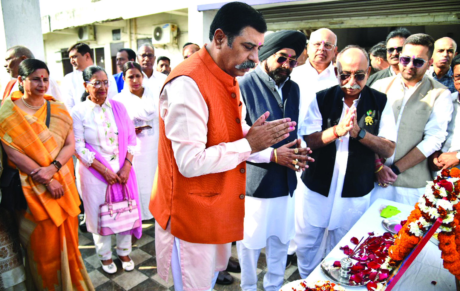 76वें गणतंत्र दिवस पर चेम्बर ने पदाधिकारियों और व्यापारियों को बधाई एवं शुभकामनाएं दीं 76वें गणतंत्र दिवस पर चेम्बर ने पदाधिकारियों और व्यापारियों को बधाई एवं शुभकामनाएं दीं