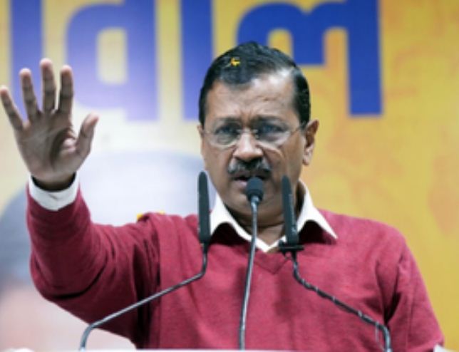 यमुना नदी में जहर घोलने के आरोपों पर चुनाव आयोग ने केजरीवाल से मांगा स्पष्टीकरण और सबूत 