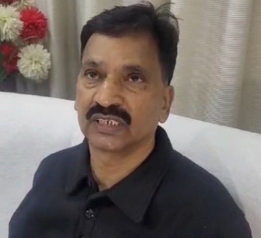 उत्तर प्रदेश : रेप के आरोपी सीतापुर सांसद गिरफ्तार, मीडिया के सामने कहा था आत्मसमर्पण करेंगे 