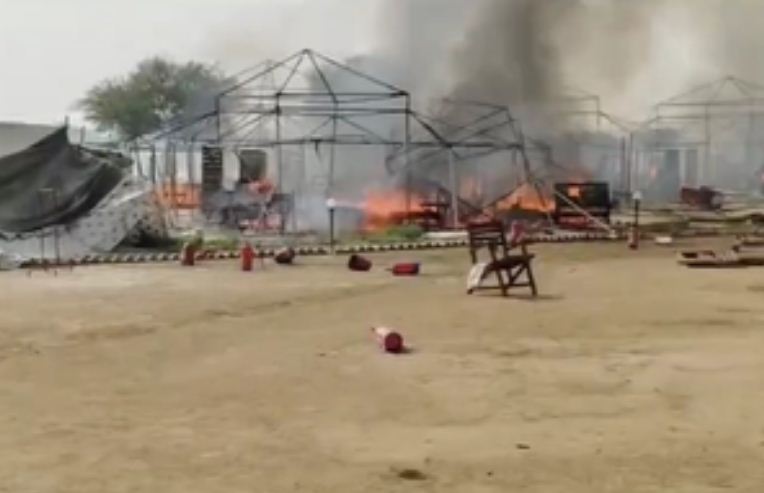 महाकुंभ मेला क्षेत्र के सेक्टर-22 में लगी आग, दमकल ने पाया काबू 