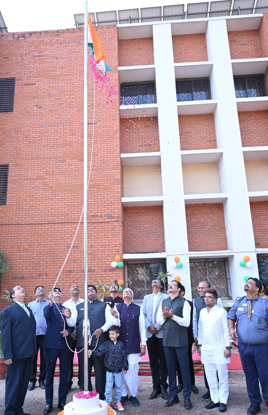 सभी शूरवीरों को श्रद्धांजलि देते हुए मैक ने धूमधाम से मनाया 76वां गणतंत्र दिवस सभी शूरवीरों को श्रद्धांजलि देते हुए मैक ने धूमधाम से मनाया 76वां गणतंत्र दिवस