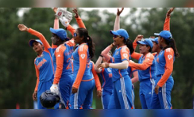 अंडर-19 विश्व कप: इंग्लैंड को 9 विकेट से रौंदकर फाइनल में पहुंचा भारत