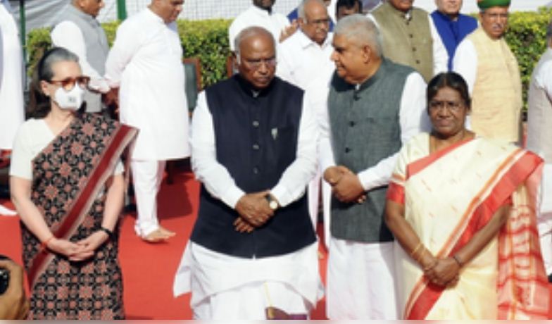 कांग्रेस और इंडिया ब्लॉक के नेता पहले भी कई बार कर चुके हैं राष्ट्रपति द्रौपदी मुर्मू पर विवादित टिप्पणी 