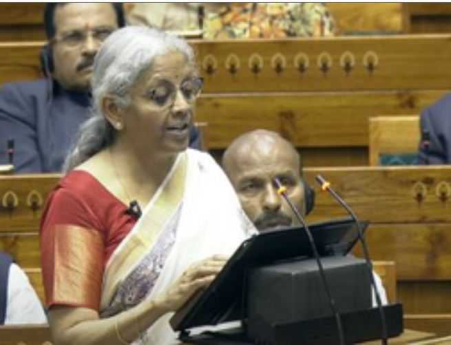 बजट 2025 : राज्यों की भागीदारी से 50 पर्यटन स्थलों का होगा विकास, 3 ग्रीन फील्ड एयरपोर्ट भी बनेंगे 