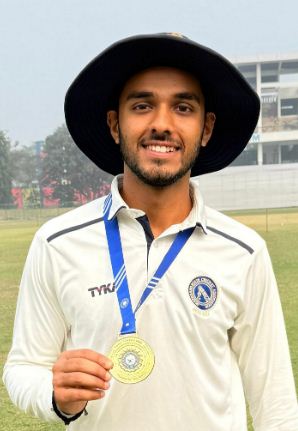 कोहली को नहीं मिला दूसरी पारी में खेलने का मौका, दिल्ली पारी से जीती, झारखंड की जीत में चमके उत्कर्ष