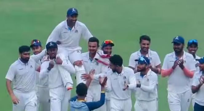 विकेटकीपर-बल्लेबाज रिद्धिमान साहा ने क्रिकेट के सभी प्रारूपों से संन्यास लिया