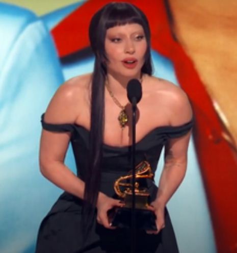 ग्रैमी 2025 : अवॉर्ड विनर लेडी गागा ने कहा- ‘समलैंगिक समुदाय को आगे बढ़ने का हक' 