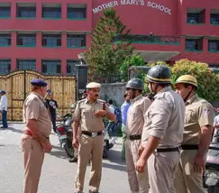 इंदौर के दो निजी विद्यालयों को आरडीएक्स से उड़ाने की धमकी, विद्यालय भवन खाली कराए गए