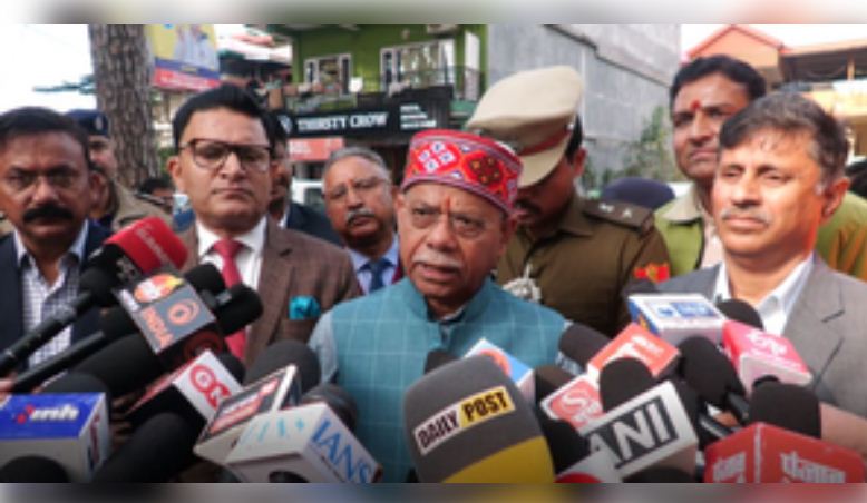 हमीरपुर में नशा मुक्ति अभियान रैली को राज्यपाल ने द‍िखाई हरी झंडी 