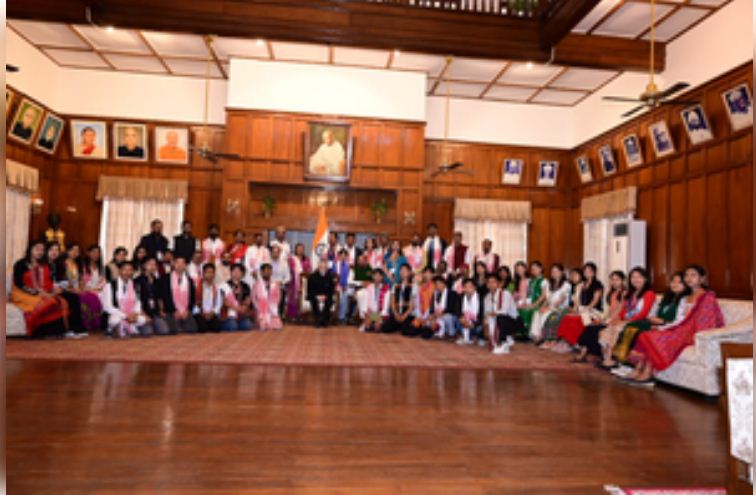 राज्यपाल गंगवार ने राजभवन में युवाओं से किया संवाद, कहा- 