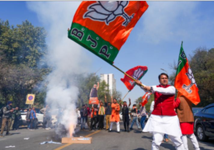 प्रचंड जीत के बाद एक्शन मोड में भाजपा, दिल्ली प्रदेश अध्यक्ष आज करेंगे विधायकों से मुलाकात 