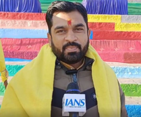 नर्मदापुरम : माघी पूर्णिमा पर सेठानी घाट पर श्रद्धालुओं ने नर्मदा में लगाई डुबकी