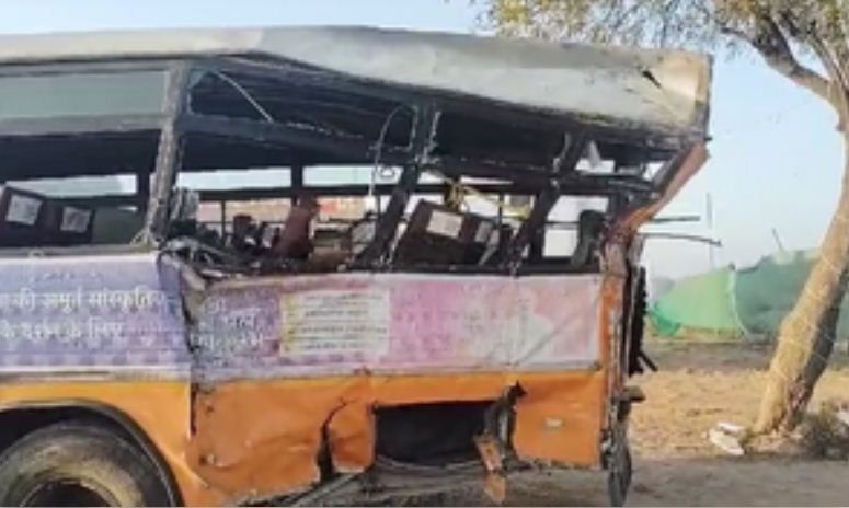 औरैया में सड़क हादसे में कई वाहन टकराए, दो की मौत, कई घायल 