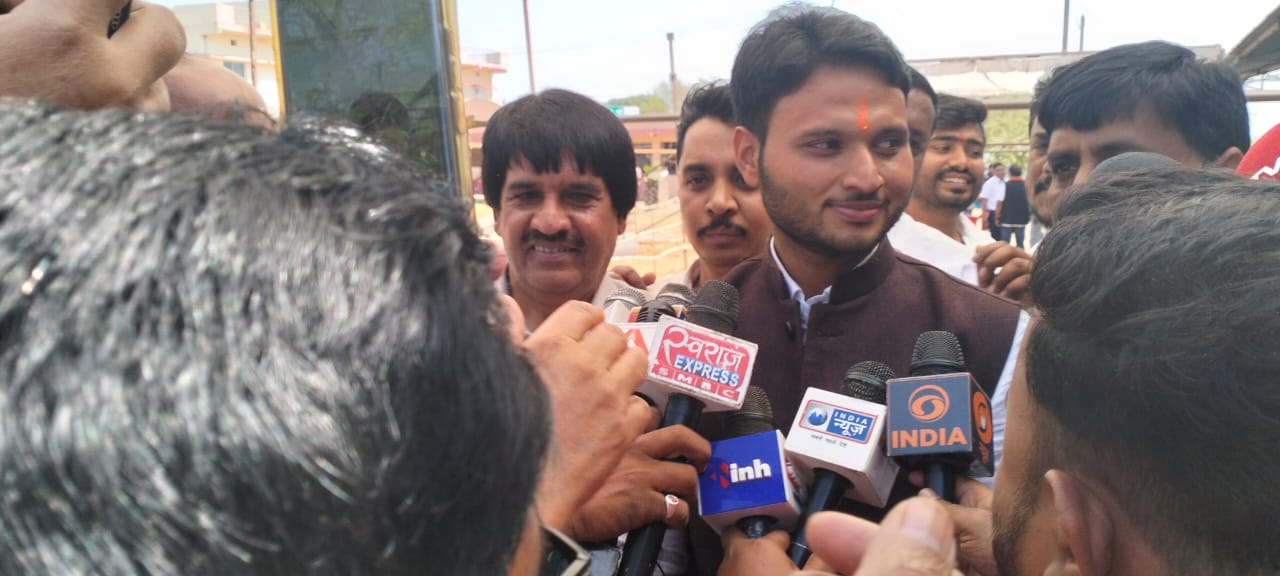 महासमुंद में डॉ. विमल चोपड़ा की बड़ी हार महासमुंद में डॉ. विमल चोपड़ा की बड़ी हार