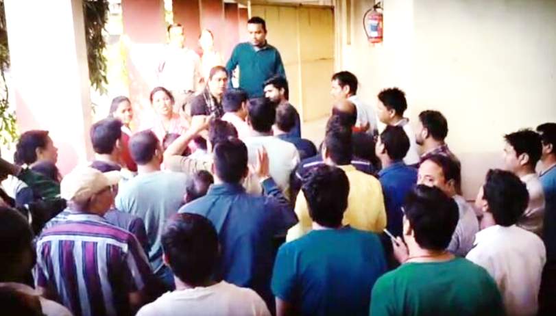 ‘छत्तीसगढ़’ का संपादकीय : स्कूल में जानलेवा विस्फोट, छात्र-छात्राओं का क्या? ‘छत्तीसगढ़’ का संपादकीय : स्कूल में जानलेवा विस्फोट, छात्र-छात्राओं का क्या?