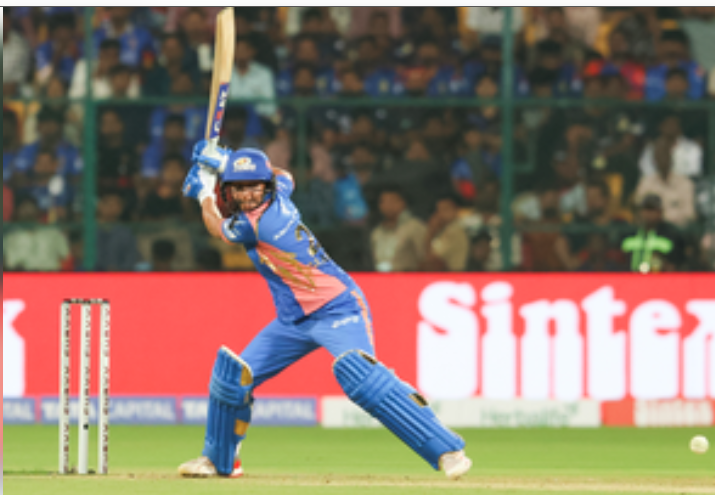 डब्ल्यूपीएल 2025: अंपायर के फैसले पर असहमति जताने पर हरमनप्रीत पर जुर्माना 