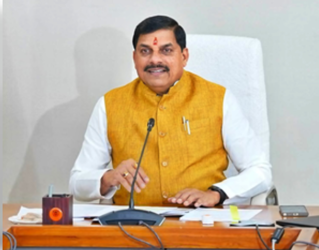 चंबल के बीहड़ में मोहन सरकार की खेती की तैयारी चंबल के बीहड़ में मोहन सरकार की खेती की तैयारी