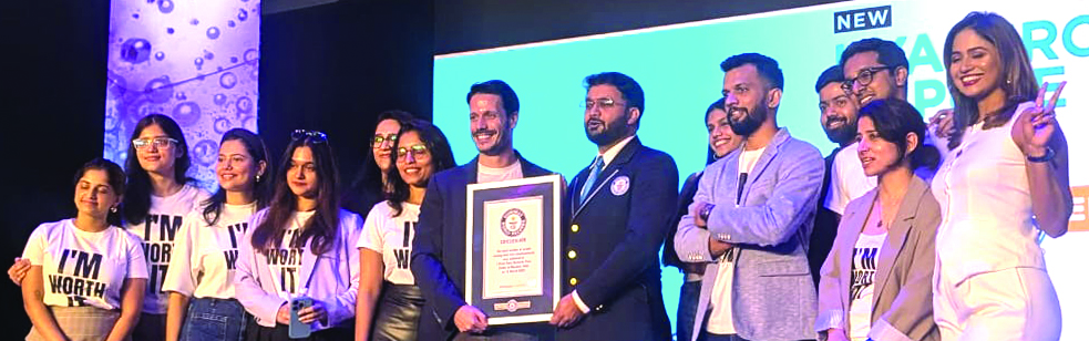 लोरियल पेरिस हायल्यूरॉन प्योर का फ्री योर हेयर अभियान से गिनीज वल्र्ड रिकॉर्ड बनाने का प्रयास लोरियल पेरिस हायल्यूरॉन प्योर का फ्री योर हेयर अभियान से गिनीज वल्र्ड रिकॉर्ड बनाने का प्रयास