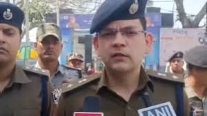 बिहार: होली पर हंगामा रोकने गए एएसआई संतोष कुमार की मौत की वजह सामने आई बिहार: होली पर हंगामा रोकने गए एएसआई संतोष कुमार की मौत की वजह सामने आई