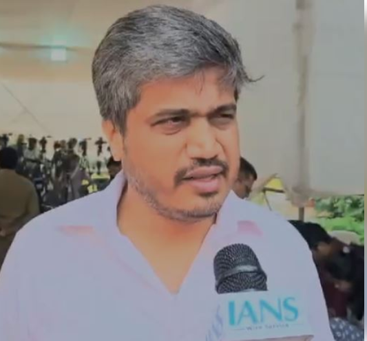 बयान देने से पहले कलाकारों को भी सतर्क रहना चाहिए : रोहित पवार बयान देने से पहले कलाकारों को भी सतर्क रहना चाहिए : रोहित पवार