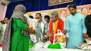 ईद से पहले देशभर में मुसलमानों को ‘सौगात-ए-मोदी’ किट बांटेगी बीजेपी